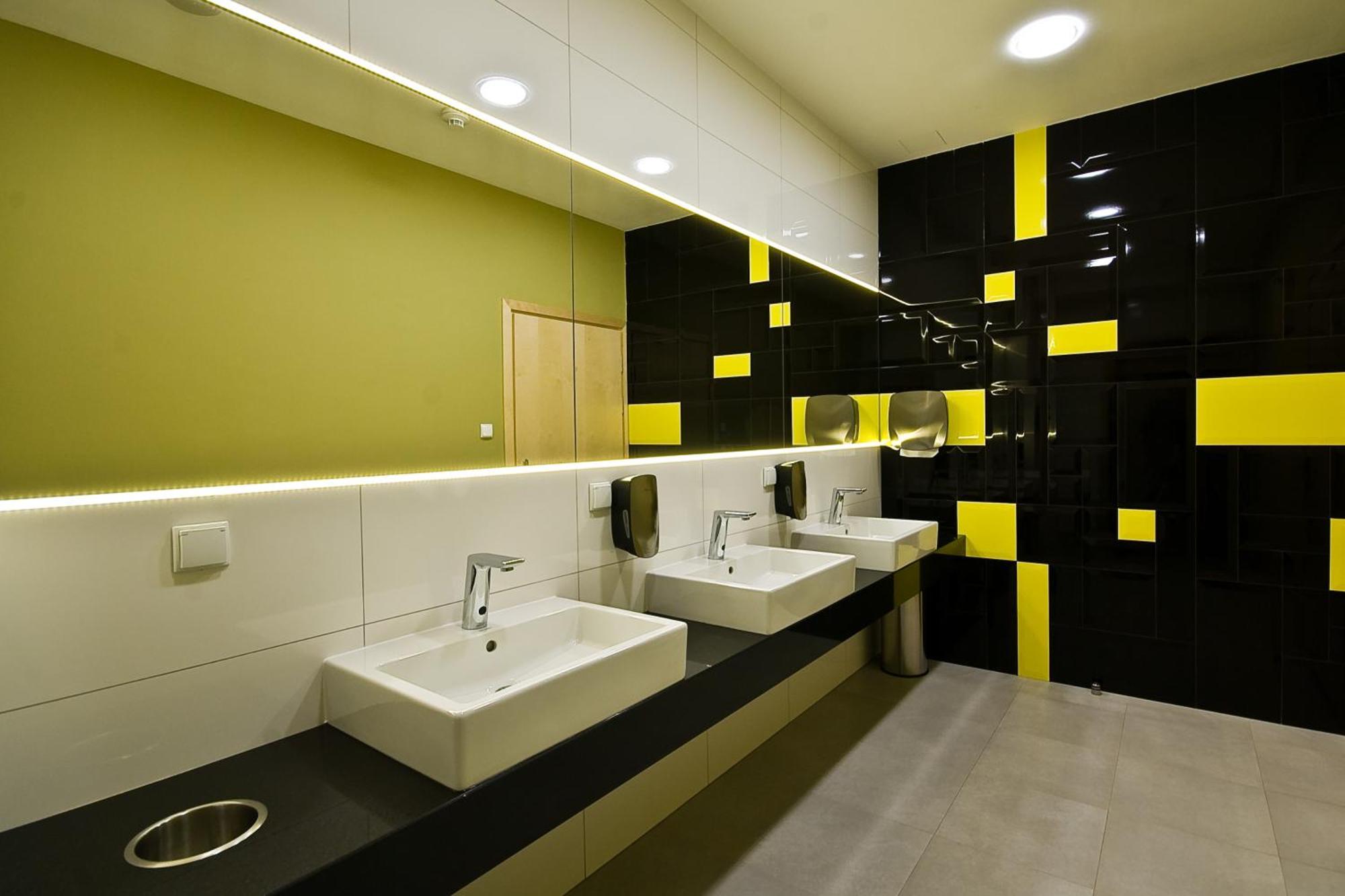 Hotel Poznanski A2 Любонь Екстер'єр фото