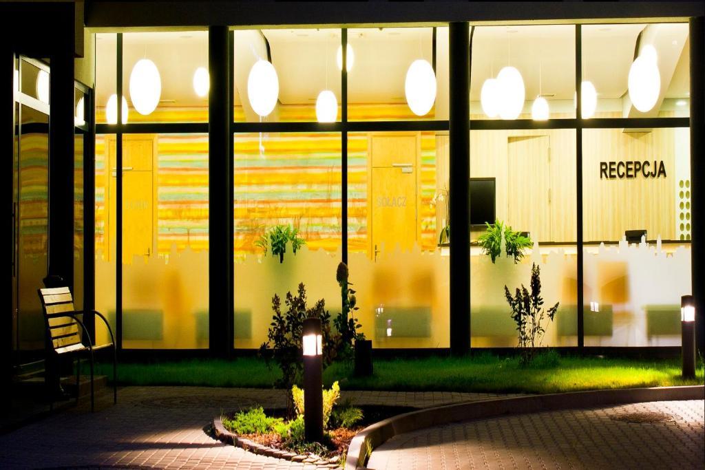 Hotel Poznanski A2 Любонь Екстер'єр фото