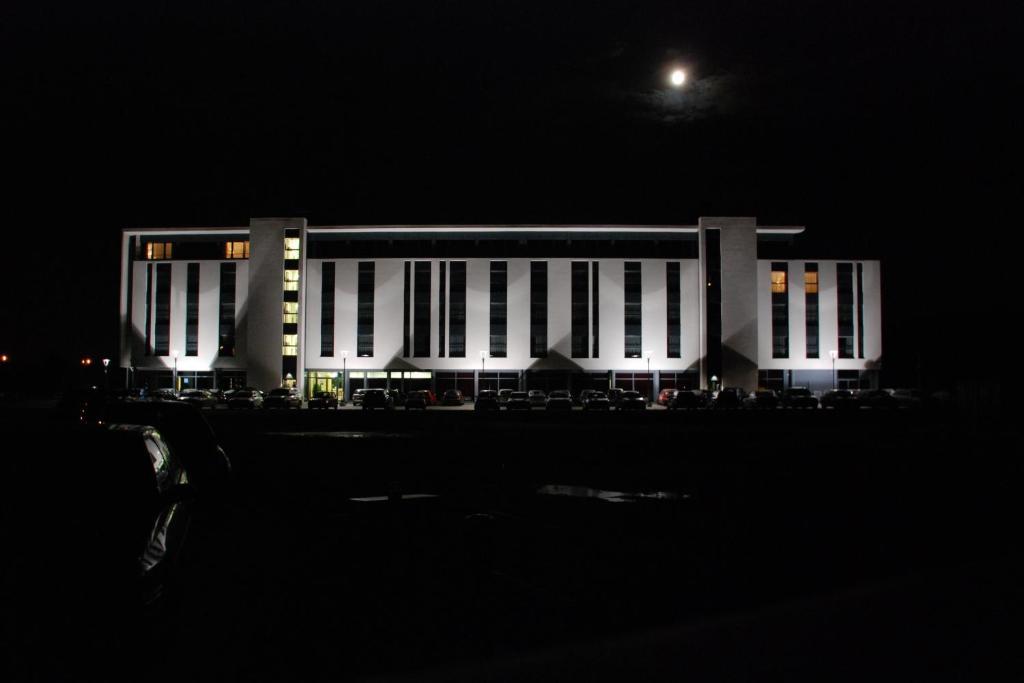 Hotel Poznanski A2 Любонь Екстер'єр фото